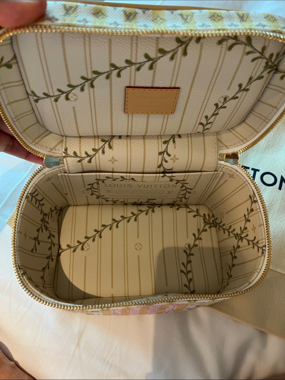 Louis Vuitton Beige, grey pink MiniMonogram Cosmetic Case Vanity Nice Mini BB - Picture 7 of 8
